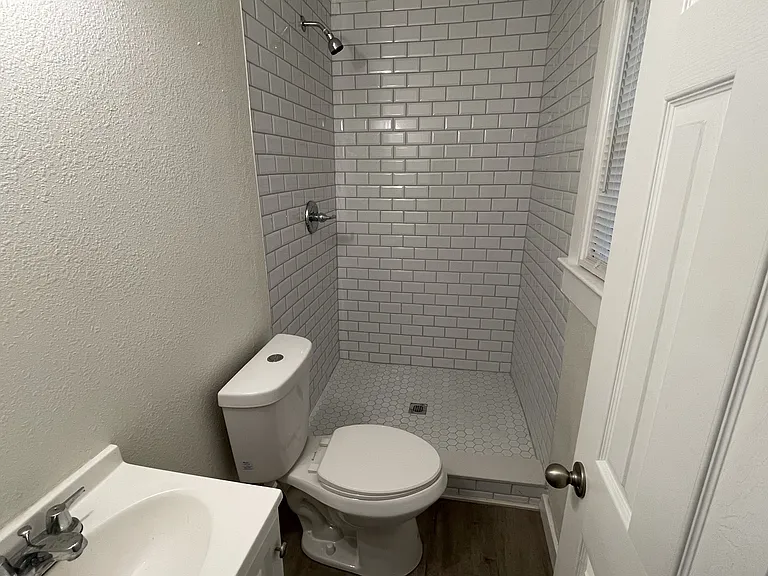 10005 N Arden Ave #A — Photo 15