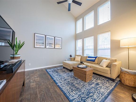 5th image of 7129 Brentdale Ln