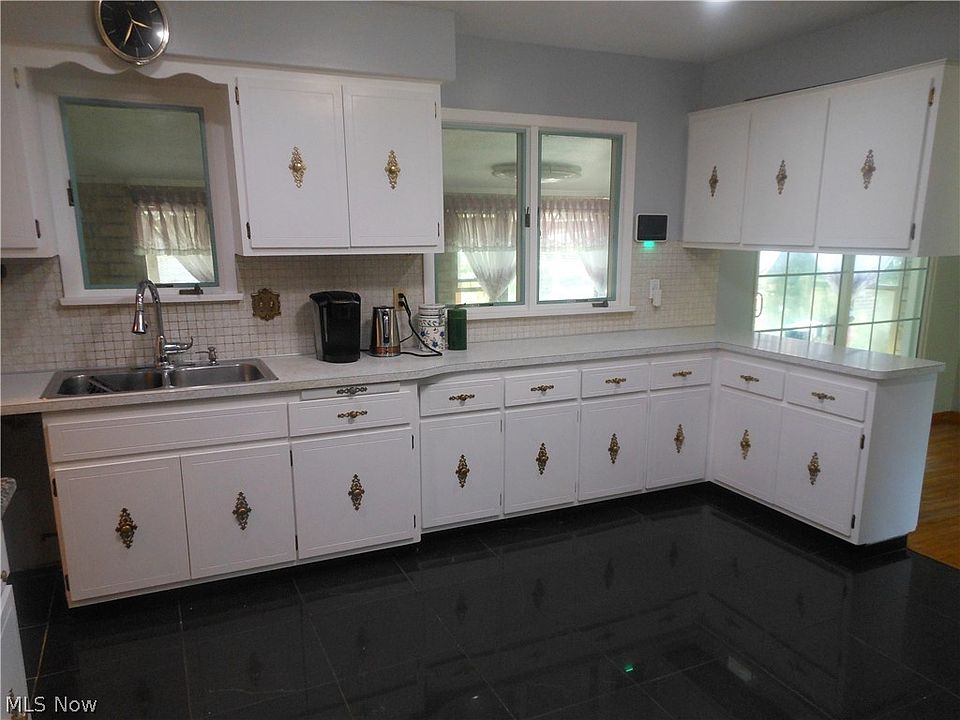 9897 Biddulph Rd, Brooklyn, OH 44144 Zillow