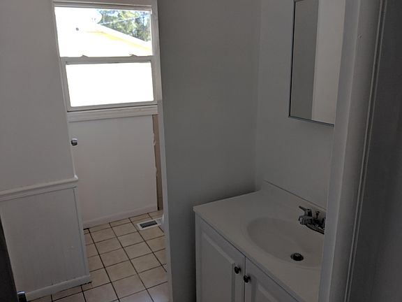 4th image of 7613 Kentucky Ave