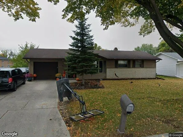 1704 Wedgewood Dr, Green Bay, WI 54303