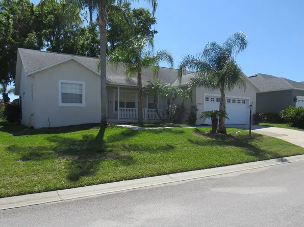 2627 Pine Valley Dr, Lakeland, FL 33810