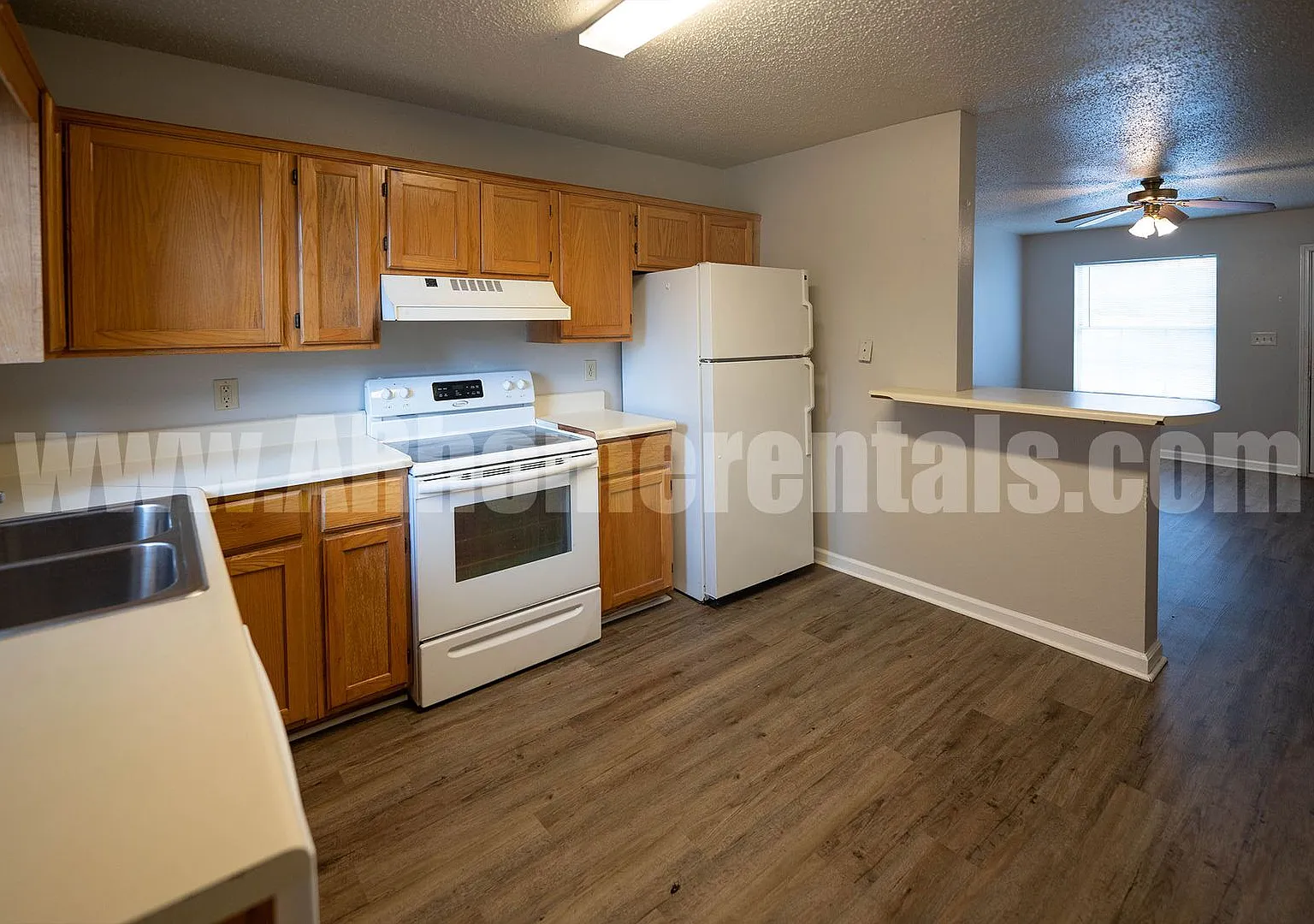 2415 Washington Avenue — Photo 3