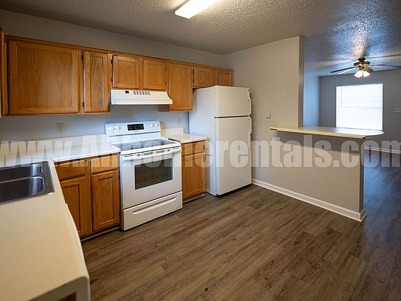 4th image of 2415 Washington Ave APT C1