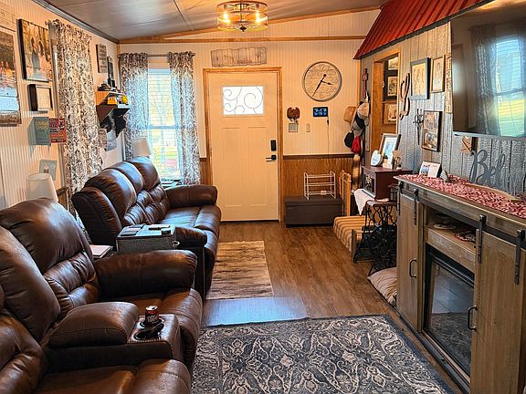 5th image of 9022 Dairyland Heights Rd