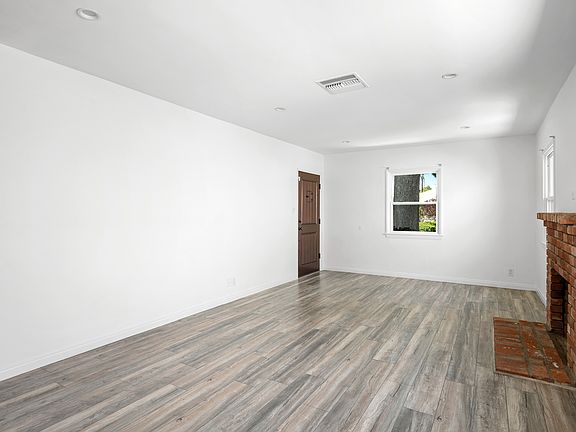 5th image of 6438 Densmore Ave