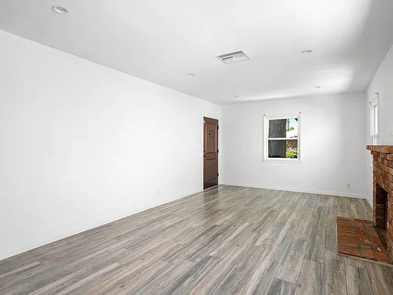 6438 Densmore Ave — Photo 5