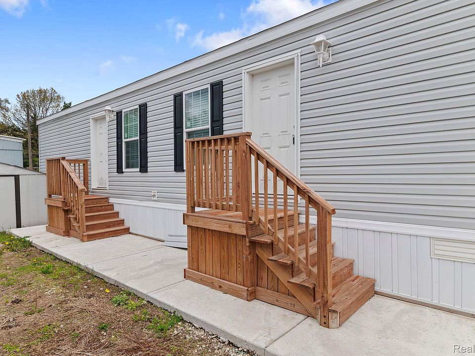 1st image of 11055 Silver View Ct