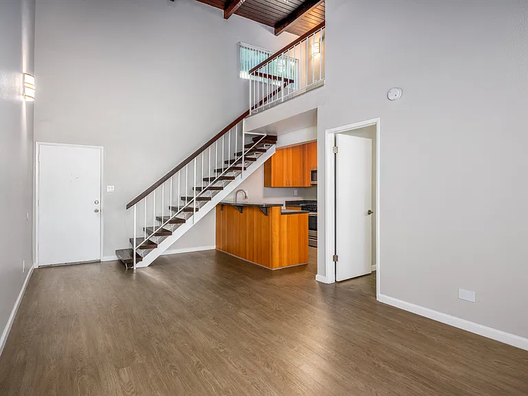 Windward Village Apartments — Photo 41