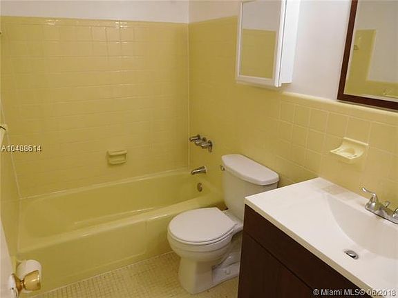 5th image of 100 NW 204th St APT 7
