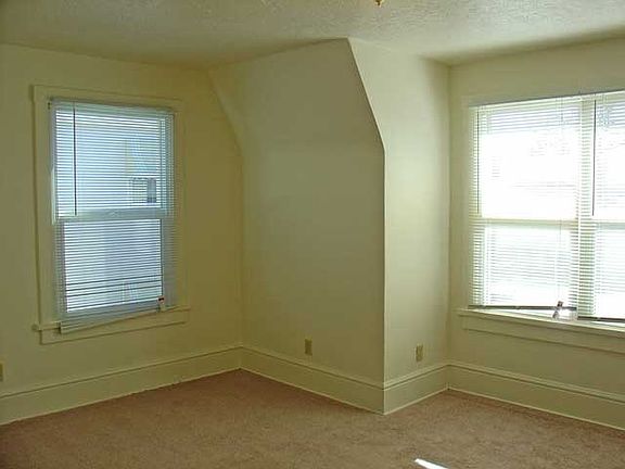 5th image of 141 Broadwater Ave #A