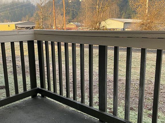 2nd image of 101 Tacoma Blvd N APT 5