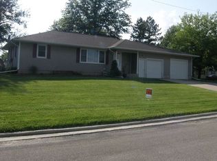 1400 S Maple St, Fairfield, IA 52556