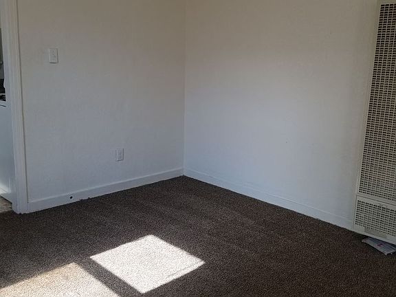5th image of 1407 W Fox St