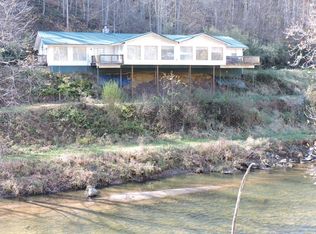 60 Snake Bite Holler Ln, Burnsville, NC 28714
