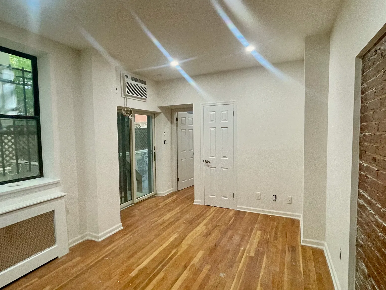 16 West 75th Street — Photo 3