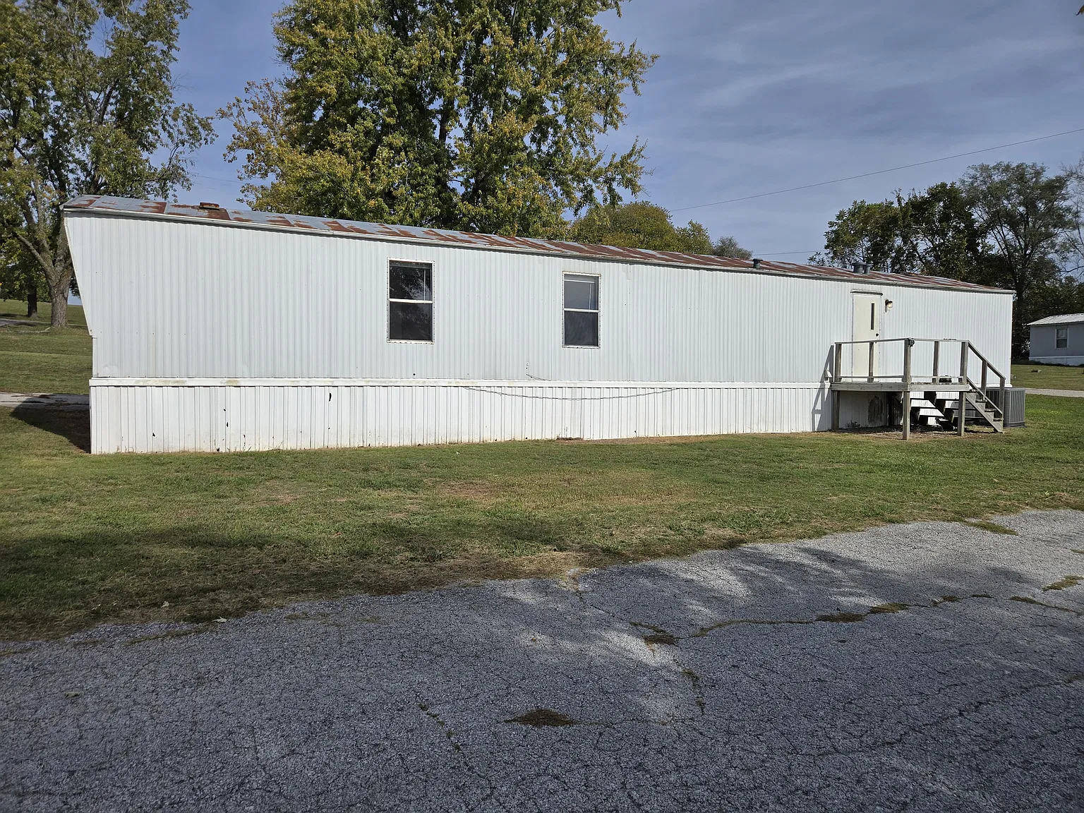 3 bed, 1000 sqft, $850 — Photo 2
