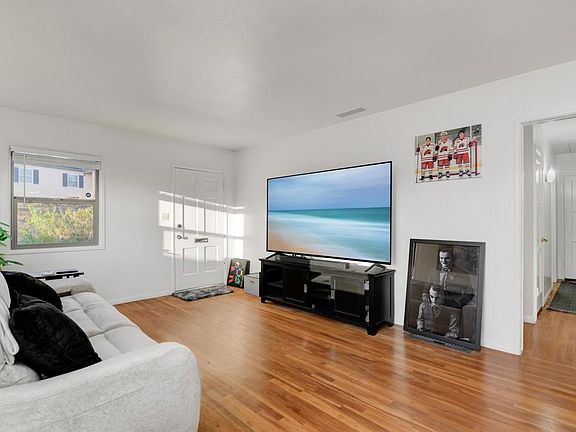 3rd image of 4356 Aragon Way