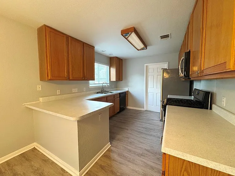 1009 Rutgers Dr — Photo 18