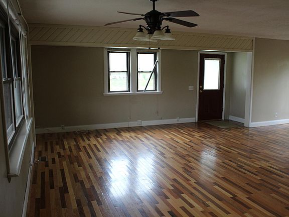 2nd image of 600 N Rock St