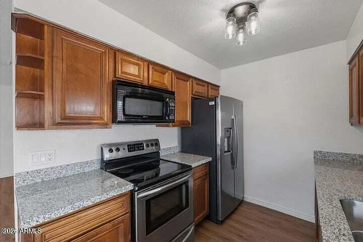 2 bed, 1.0 bath, 1032 sqft, $1,200 — Photo 4