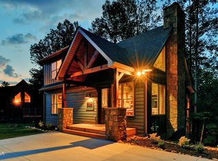 403 Potters Ridge Rd, Gatlinburg, TN 37738