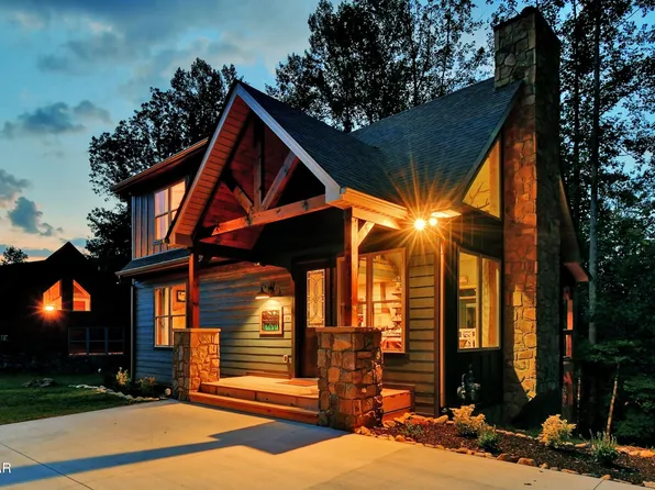 403 Potters Ridge Rd, Gatlinburg, TN 37738