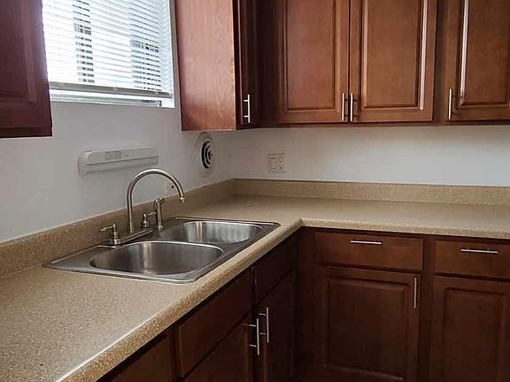 3rd image of 1348G W Chase Ave