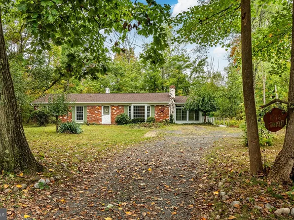 1810 Ziegler Rd, Pennsburg, PA 18073