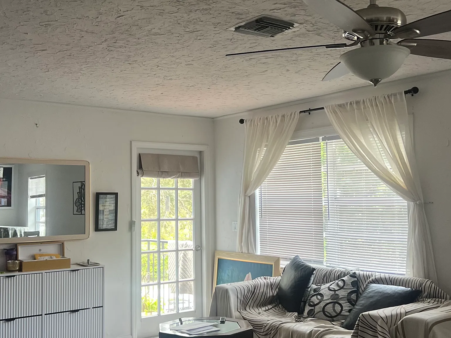 3 bed, 1000 sqft, $3,495 — Photo 4