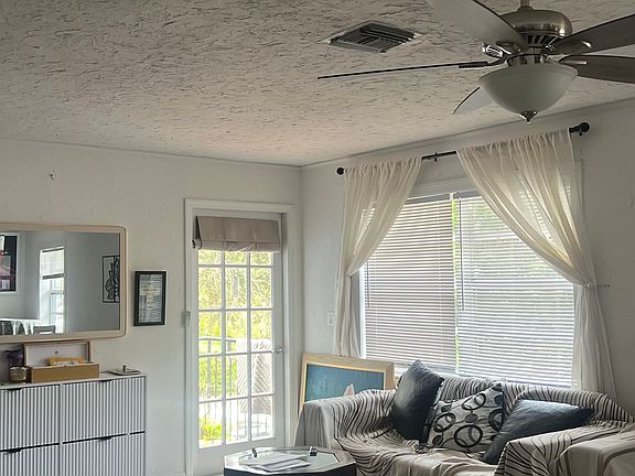 4th image of 807 Newark St #807