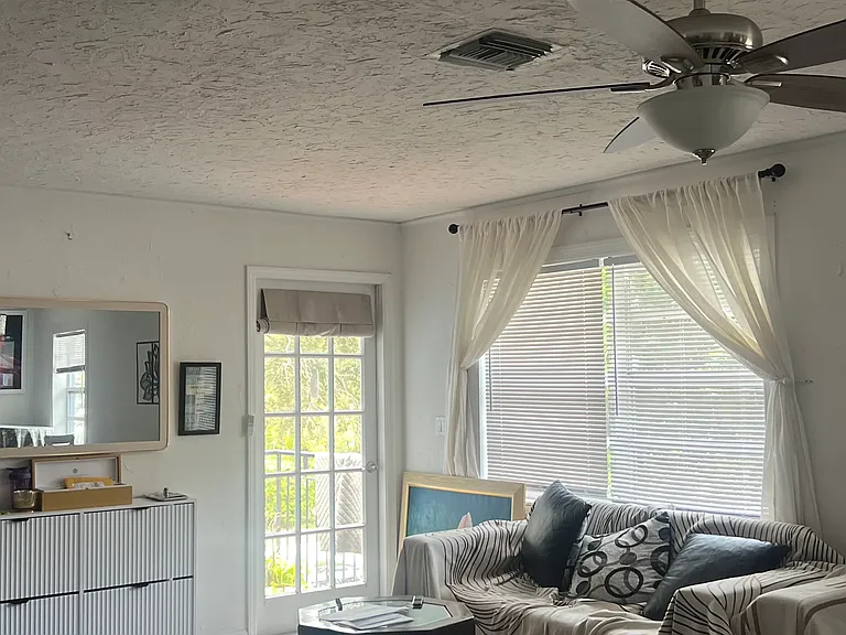 807 Newark St #807 — Photo 4
