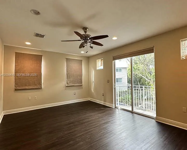 409 SW 5th St #1 — Photo 9