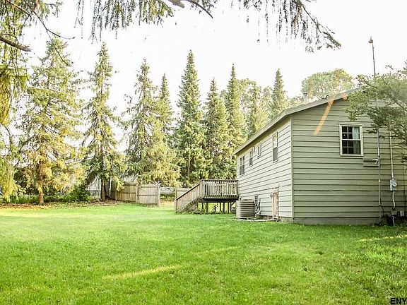 3rd image of 30 Fawn Dr