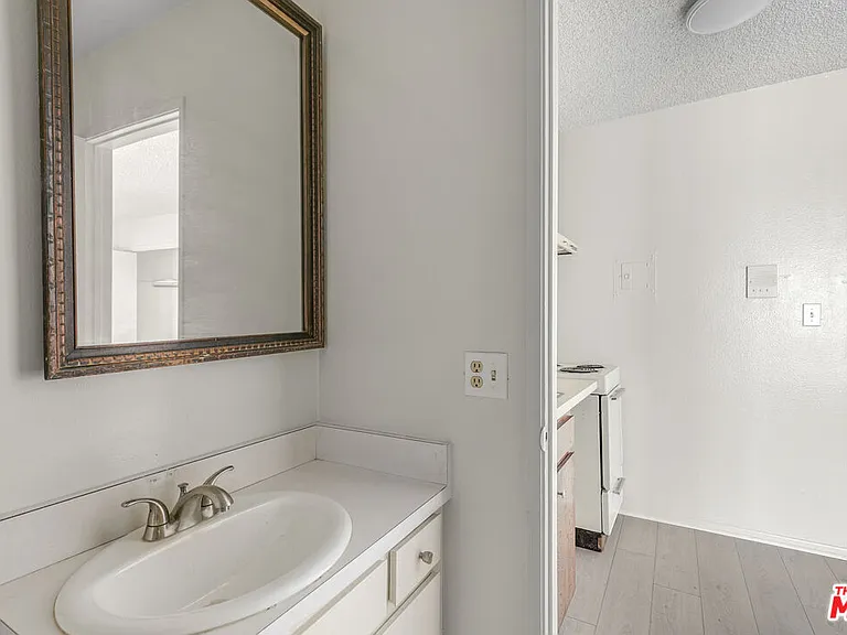 1811 Parnell Ave #10 — Photo 4