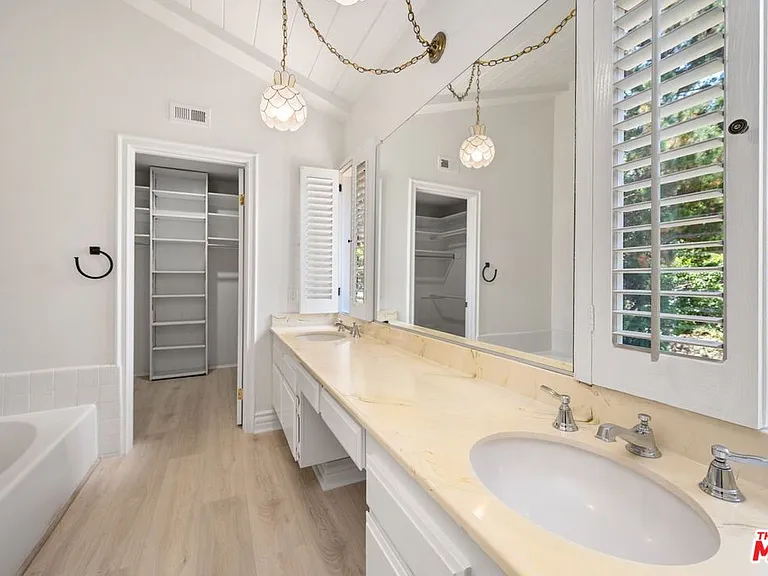 1844 Michael Ln — Photo 21