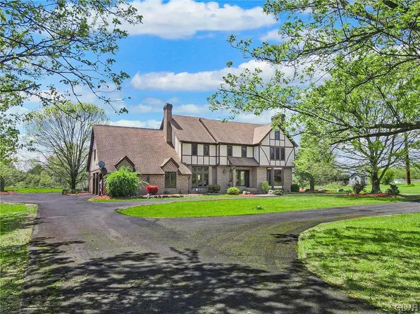 675 Bower Rd, Nazareth, PA 18064