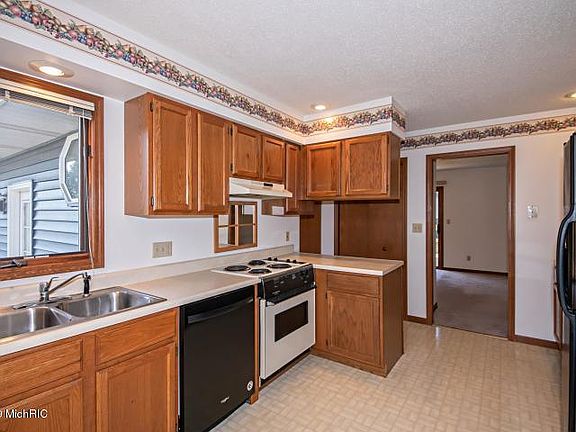 4th image of 1755 Carriage Ln