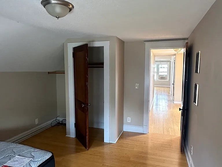 40 Quaker Ln S — Photo 18