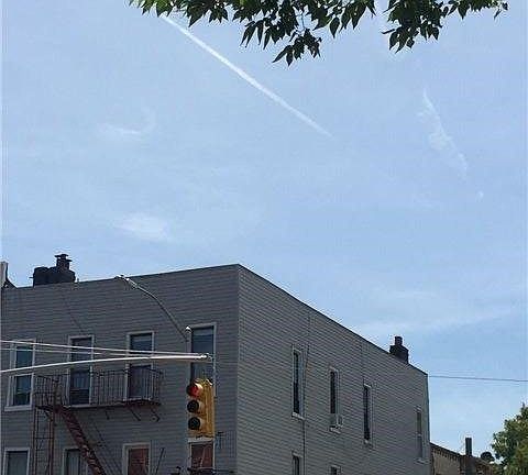4th image of 700 Evergreen Ave