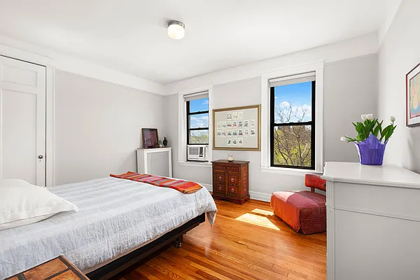 Sold by Compass | media 10