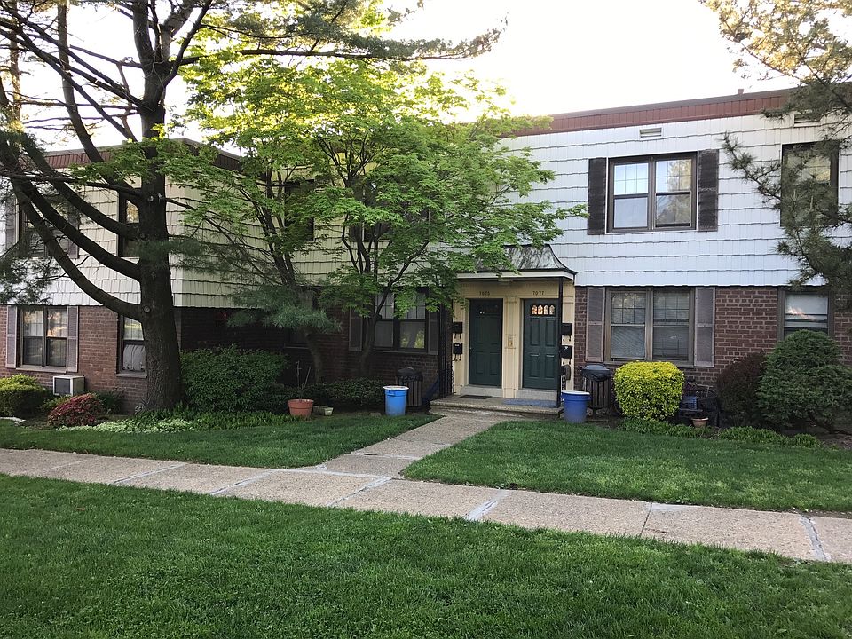 1st image of 7075 Park Dr E