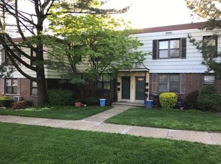 7075 Park Dr E, Flushing, NY 11367