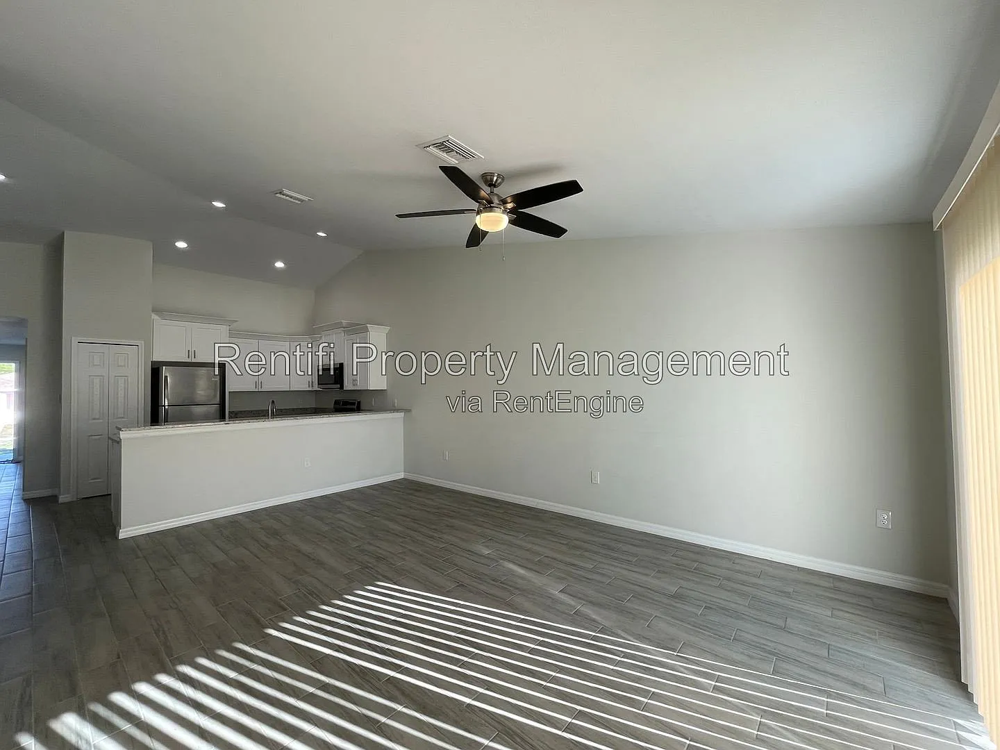 3 bed, 2.0 bath, 1166 sqft, $1,725 — Photo 3