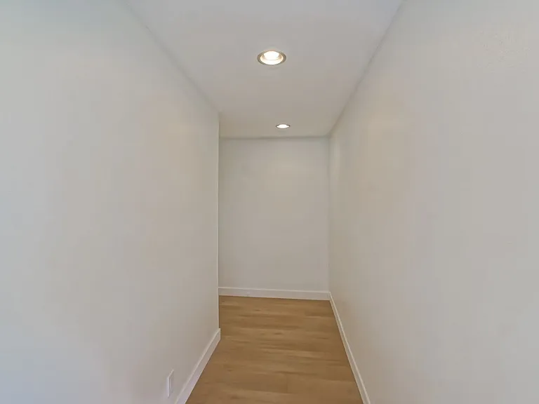 1720 Ardmore Ave #301 — Photo 6