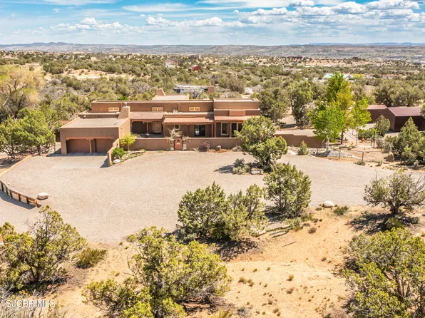 7160 Foothills Dr, Farmington, NM 87402