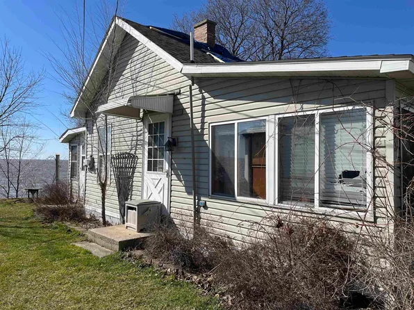 653 Long Beach Dr, Chilton, WI 53014