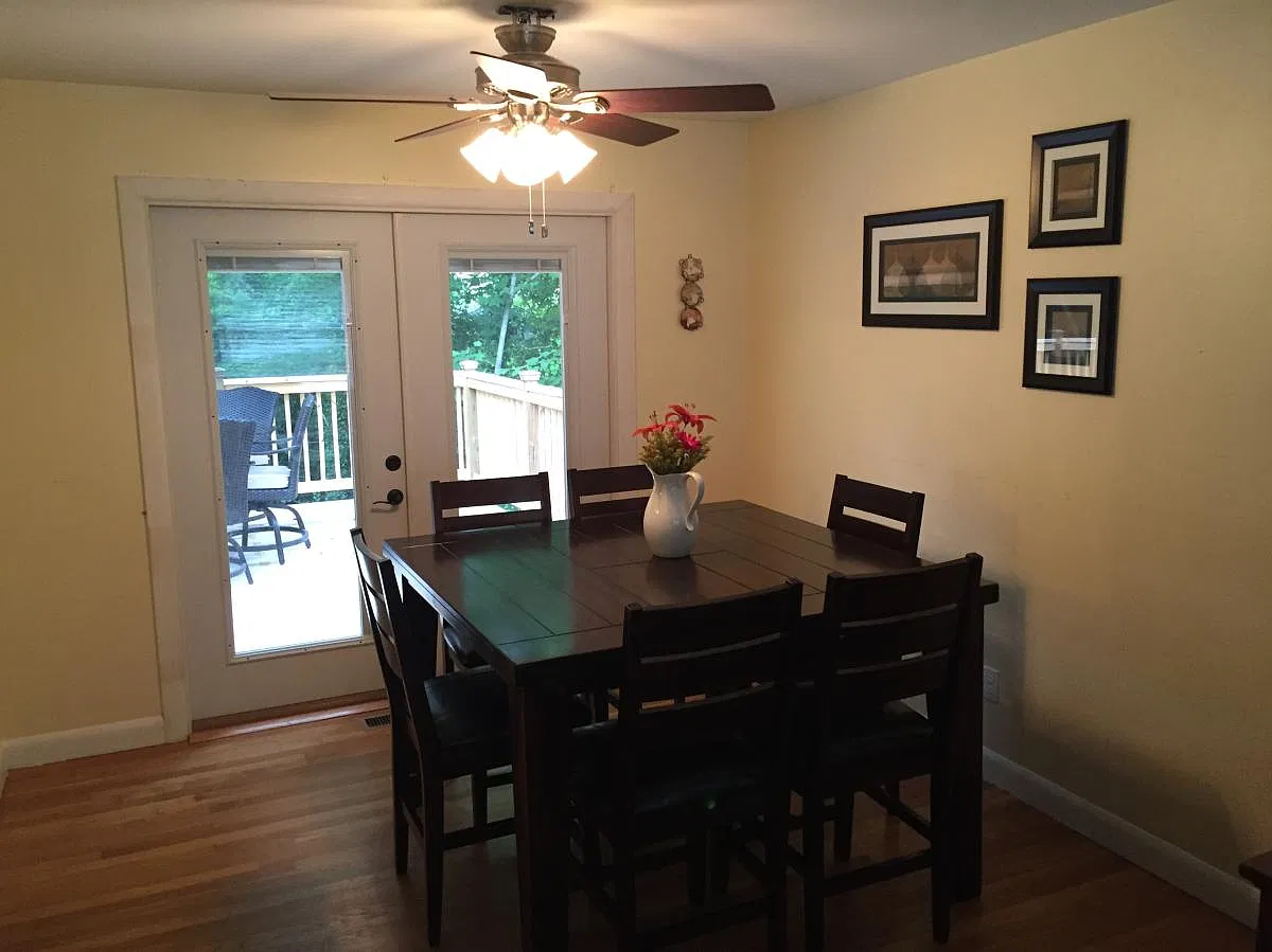 4 bed, 1.5 bath, 1450 sqft, $2,400 — Photo 3