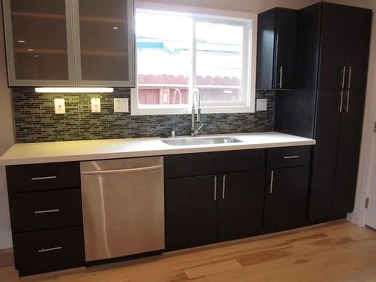 4 bedroom 2 bath house in Holbrook Heights- Concord — Photo 6