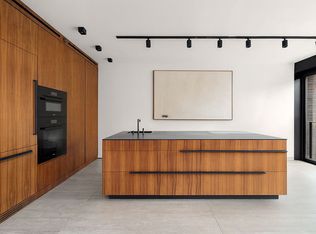 619 E 6th St FLOOR 4, New York, NY 10009